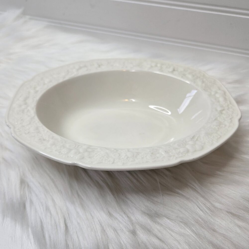 VTG Crown Ducal Florentine White Oval Vegetable Serving Bowl 9” England PRISTINE